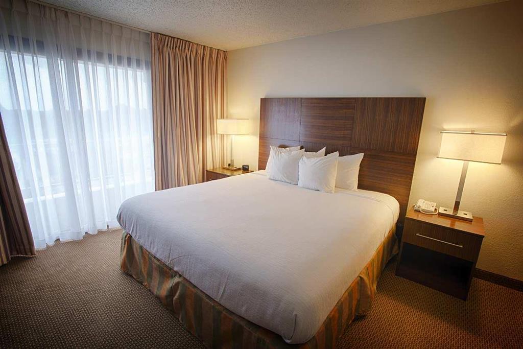 Embassy Suites Baton Rouge Habitación foto